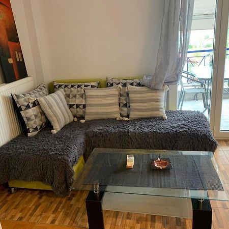 Roses Apartments 네아 미카니오나 외부 사진