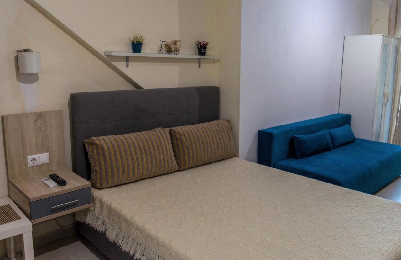 Roses Apartments 네아 미카니오나 외부 사진